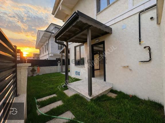 Prıme'dan Kocaali'de Geniş Bahçeli Verandalı Villa Şıklığı!! 2