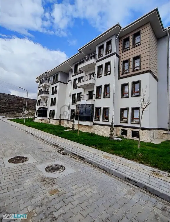 Gaziosmanpaşa Tokide Muhteşem Manzaralı Satılık 3+1 Daire 1