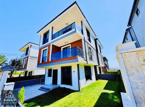 ꧁▇hal Group▇꧂merkezi Konumda Emsalsiz İskanlı 4+1 Müstakil Villa 1