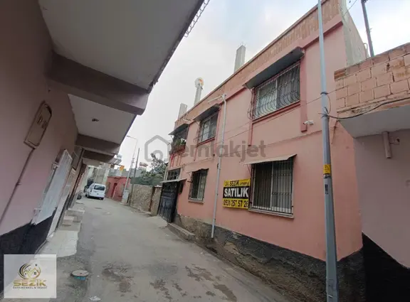 Sucuzade Mah. Çarşı Merkez'de Güney Kuşak Bulvar'a 2'ci Parsel 1