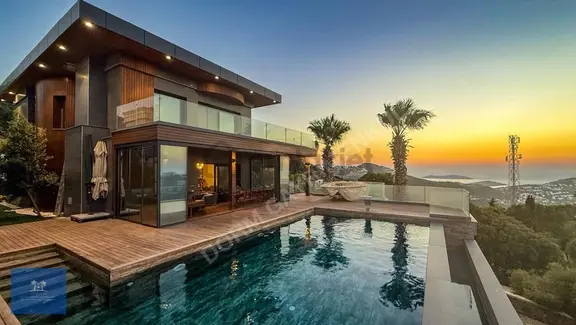 Bodrum Yalıkavak'ta Deniz Ve Marina Manzaralı Satılık Villa 1