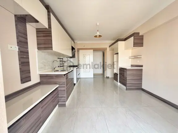 **yıldız'dan 7/24 Güvenlikli Sitede Merkezde Çift Balkon 3.5+1* 1