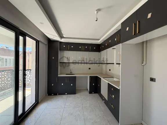 Tombul Emlaktan Turan Mahallesinde 2+1 Kiralık Daire 2