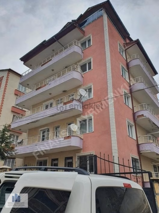 Finans Gayrimenkul'den Kılavuz Mah. Kiralık 3+1 Net 150 M2 1