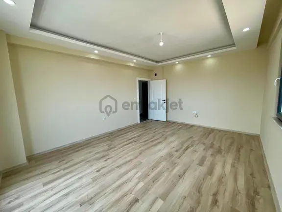 V.karşıyaka Sıfır Ayarında Muhteşem Konum Daire Açık Cepheler Ara Kat 2+1 1