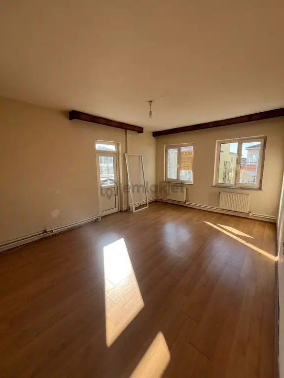 Hürriyet Mahallesi Kalmaz Sokakta Kiralık 3+1 Daire 1