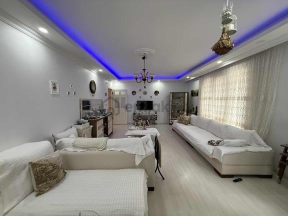 Cumhuriyet Mahallesinde Satılık 3 + 1 Daire 1
