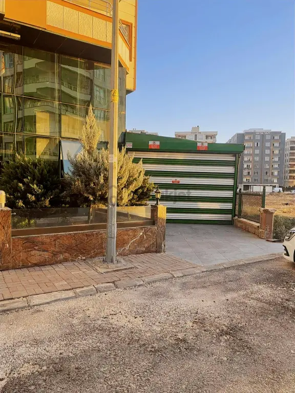 Karşıyaka'da Satılık 3+1 Ultralüks Dayalı Döşeli Büro 2