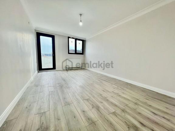 Yusuf Emlak'tan Tevfikbey’de Yeni Binada 2+1 Satılık Daire 1