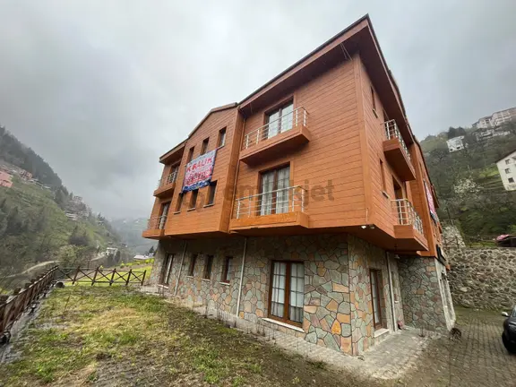 Trabzon Çaykara'da Uzungöl Yolu Üzerinde Kiralık Daire 1