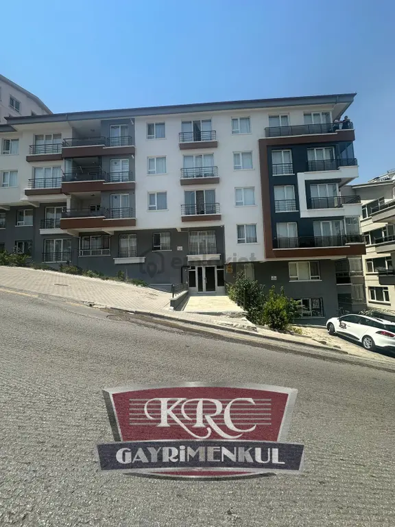 Krc'den Çağlayan Mah.sinema Odalı Ulaşıma Yakın 4+1 Satılık!! 2