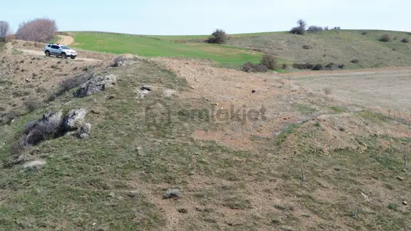 Han'dan Kösrelik Göl Manzralı Yol Cepheli 1/2 Hisseli Arsa 2
