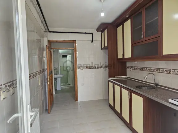 Buca Göksu Mahallesinde Kiralık Doğalgazlı 130m2 3+1 Daire 1