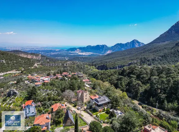 Geyikbayırında Doğayla İç İçe 3 Katlı Villa 1