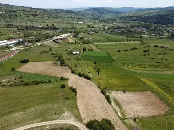 Kocaeli İzmit Akçaova Mah Satılık Yanında Yapı Olan Fırsat Tarla 2