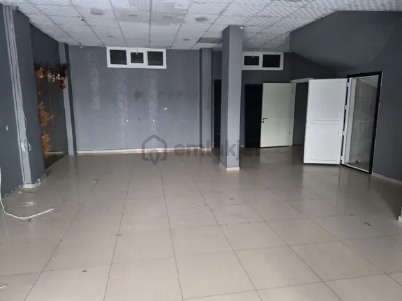 Buca Göksu'da Merkezi Konumda Kiralık Geniş Dükkan 1