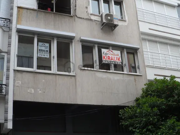 Nazilli Ege Emlak Ofisinden Kurtuluş Mh. Doğalgazlı Kiralık Daire 2