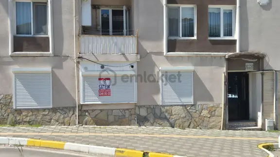 Bandırma 17 Eylül Mah. De Kapalı Pazar Yeri Karşısı Yenilenmiş Satılık 3+1 Daire 2