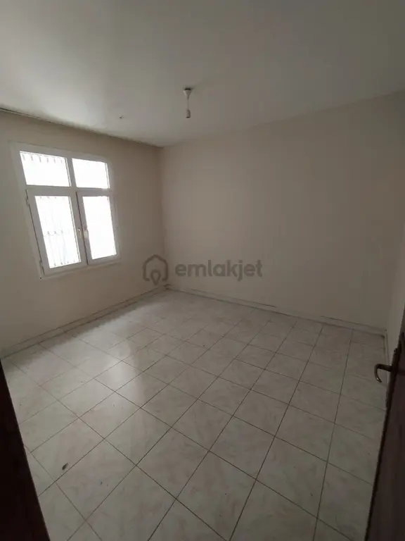 Demirhan'dan Mehmet Akif Ersoy Shell Civarı 3 Katlı Satılık Müstakil 1