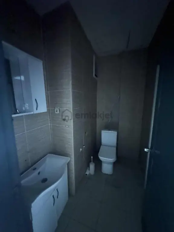 İkitelli Osb De 3+1 Yapılı Ofis 110 M2 2