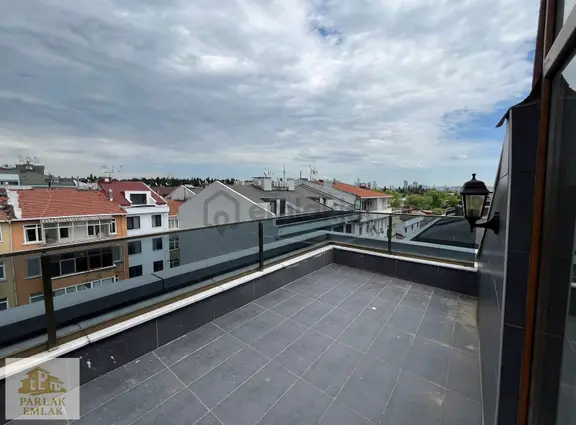Parlak'tan Üsküdar Selimiye^de Genç Binada 3+2 Yatırımlık Fırsat 2