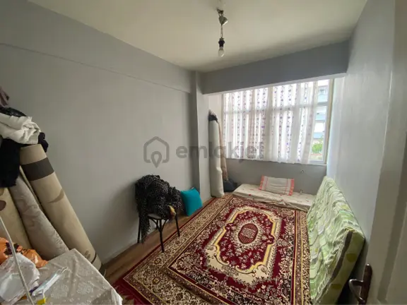 Derince Esentepe'de 3+1 Ara Kat Satılık Sobalı Daire! 2