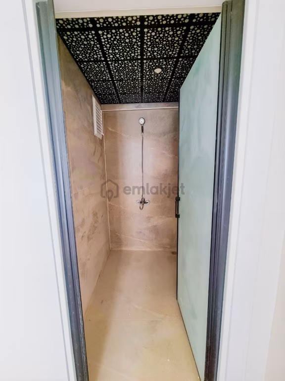 Feruduncelikte Site İçerisinde Cadde Üzeri Lüks Daire 1
