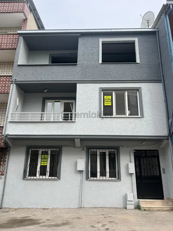 Bağlarbaşı Müstakil 3 Katlı 2+1 Komple Satılık Bina 1