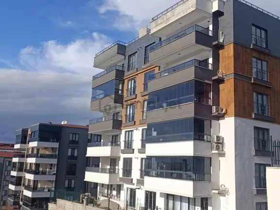 Emlak 72'den Çamlıtepe'de Geniş Ve Ferah 4+1 Satılık Daire 1