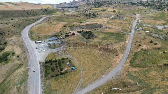 İmaremlak2'den 2 Tarafı Yola Cephe 900m2 Köşe Villa Parseli 1