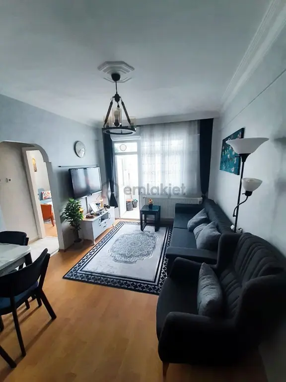 Kocamustafapaşa İlkmektep Sokakta Satılık Daire 1