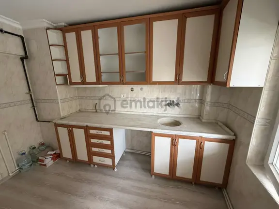 Çeliklerden 3+1 Kiralık Masrafsız Daire Ara Kat Cad Yakını 2