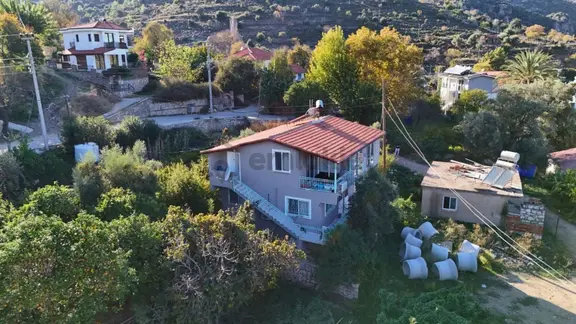 Marmaris Selimiyede Denize Yakın Satılık 2 Katlı Müstakil Ev 2