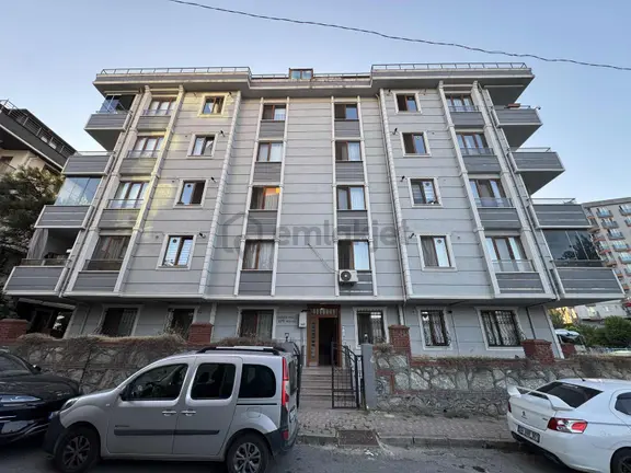 Çekmeköy Taşdelen Soğukpınar'da Kiralık 1+1 Kapalı Mutfak Daire 1