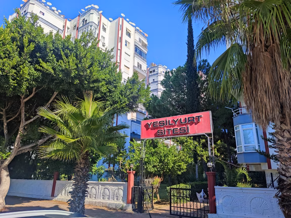 İl Emniyet Md.lüğü Ve Üniversite Yakını /önü Açık /ferah 3+1 1