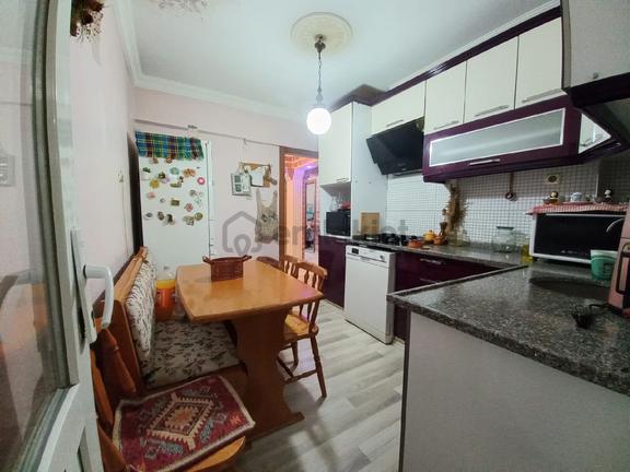Bergama Şehir Manzaralı Ful Tadilatlı Doğalgazlı Cam Balkonlu 3+1 Geniş Satılık Daire 2