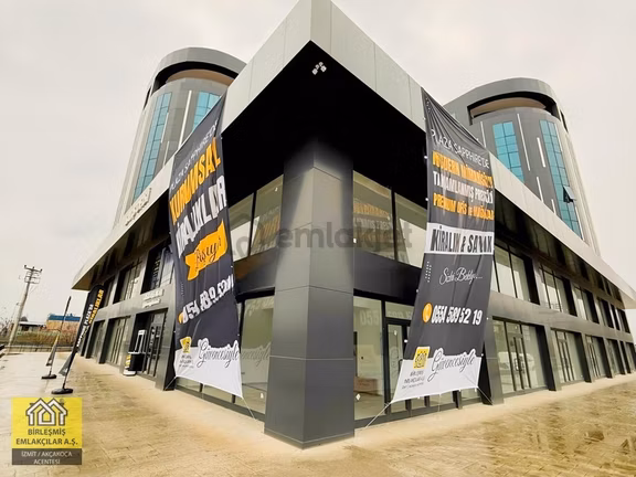İzmit Sapphire Plaza'da 98m2 Kurumsala Kiralık Prestijli Mağaza 1