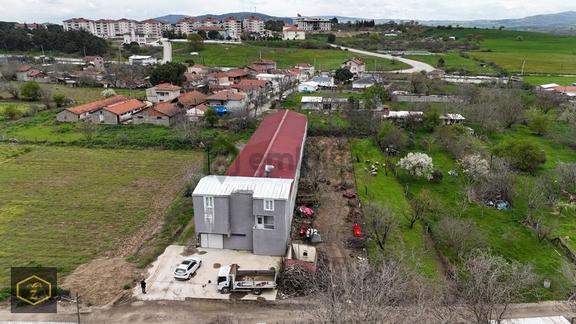 Zeybek Emlaktan Tırnova Mah. 900m2 Kiralık Depo 2