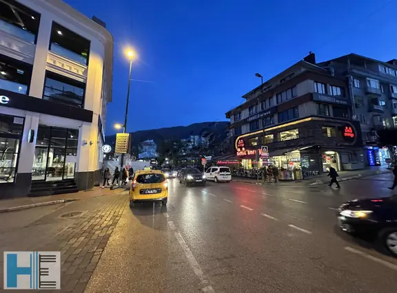 Heykelde Ünlü Cadde De Satılık Fırsat 20m2 Dükkan 2