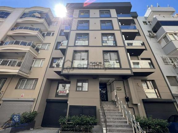 Karşıyaka Dedebaşı Mahallesi Açık Mutfak 2+1 Kiralık Daire 1