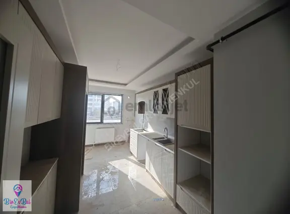 Üçkuyular Furkan Yapıda 2.5+1 Acil Satılık Daire 1
