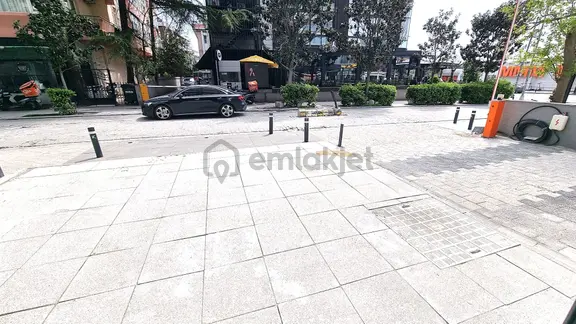 Caddebostan İskele Sk Üzeri Migros Tarafı 40 M2 Ön Kullanımlı 2