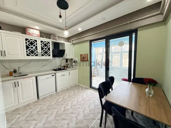 Beykent 1. Etapta Cephesi Açık,ferah, Ekstra Geniş 2+1 Daire 2
