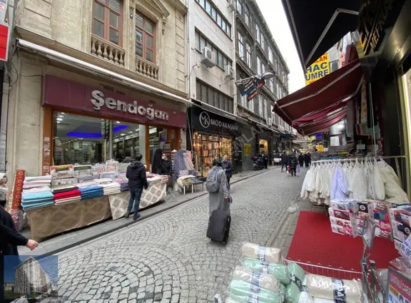 Mercan Mah.sultanhamam Fincancılar Cd.devren Kupon Mağaza 125m2. 2