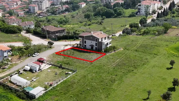 Turyap'tan;çınarcık Koru'da, Deniz Manzaralı Ana Yola Cephe Arsa 2