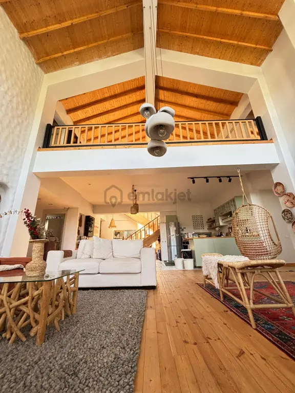 Şehirden Uzak, Doğa İçinde Aktoprak Köyünde Satılık 6+2 Villa 2