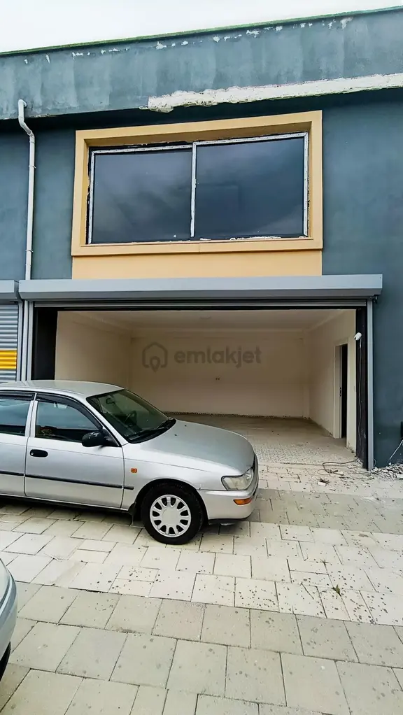 Kozan Gayrimenkulden Acil Satılık Oto Galericilerde Hazır Dükkan 1