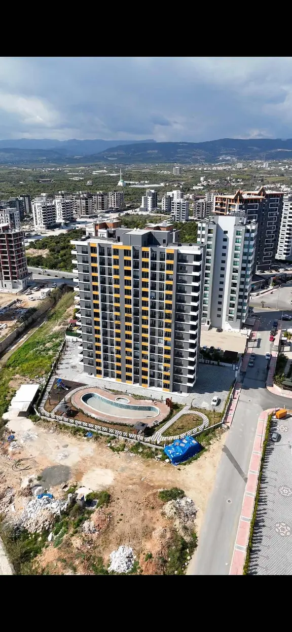 Icon'dan Akdeniz Mah'de Havuzlu Açık Balkonlu Şık 2+1 1