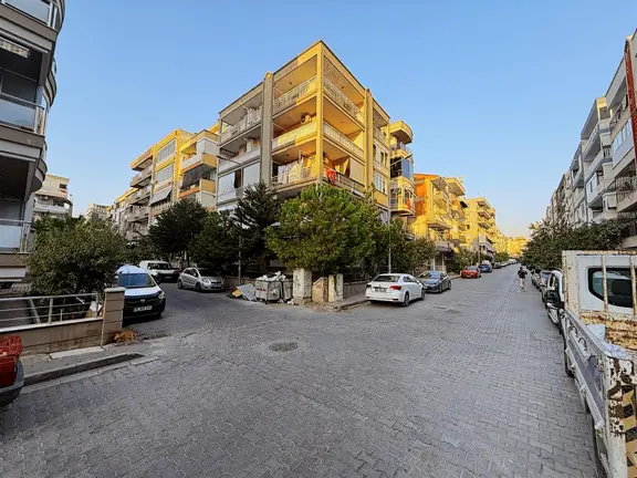 Karşıyaka Nergiz Goncalar 2+1 Eşyalı Daire 1