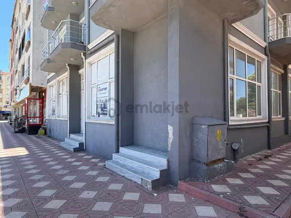 Eceabat Kordon’da Geniş Cepheli, Ferah Kiralık Dükkan! 2